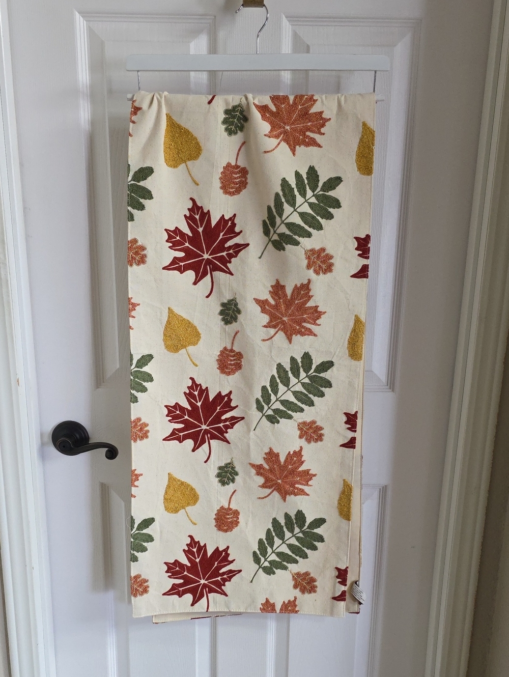Fall Embroidered Leaf Print Table Runner (70"X16")